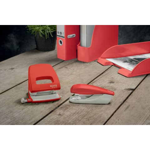 Locher NeXXT Recycle rot LEITZ 5003-00-25